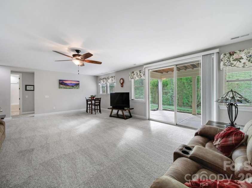 16408 Cozy Cove Road, Charlotte, NC 28278.  MLS# CAR4356132, YatesRealty ID 19498. 