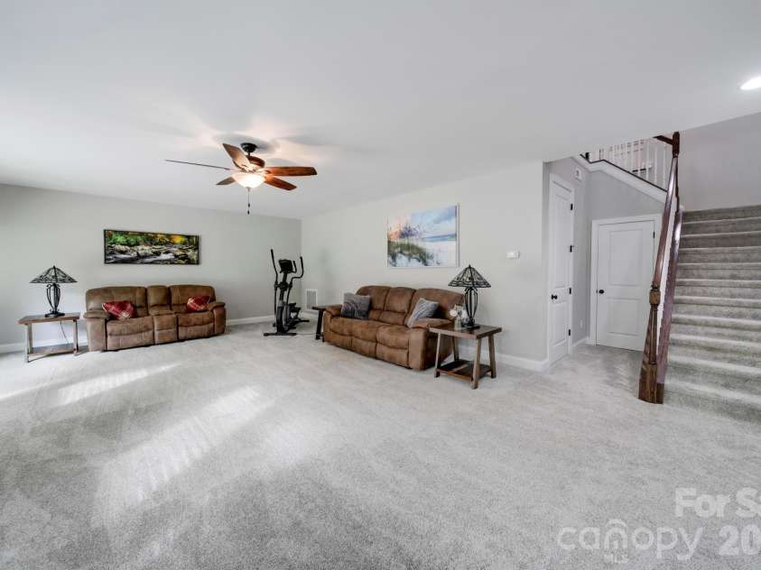 16408 Cozy Cove Road, Charlotte, NC 28278.  MLS# CAR4356132, YatesRealty ID 19498. 