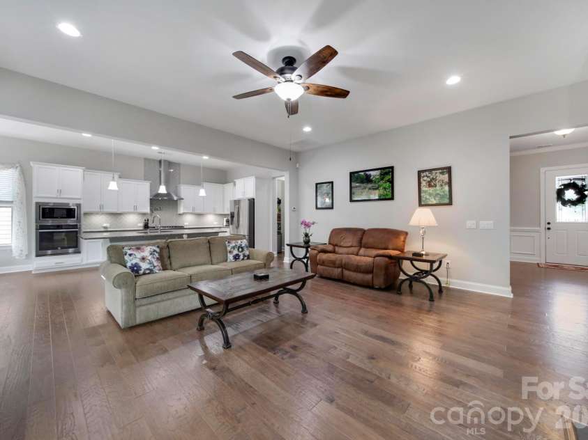 16408 Cozy Cove Road, Charlotte, NC 28278.  MLS# CAR4356132, YatesRealty ID 19498. 
