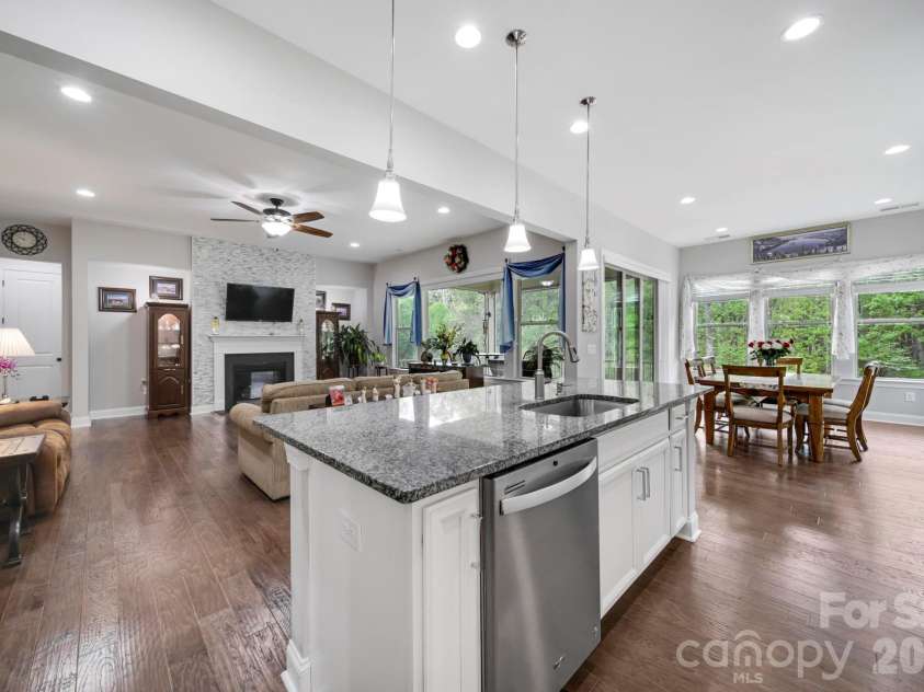 16408 Cozy Cove Road, Charlotte, NC 28278.  MLS# CAR4356132, YatesRealty ID 19498. 