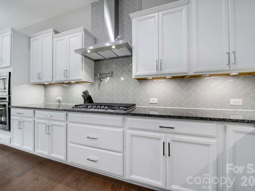 16408 Cozy Cove Road, Charlotte, NC 28278.  MLS# CAR4356132, YatesRealty ID 19498. 