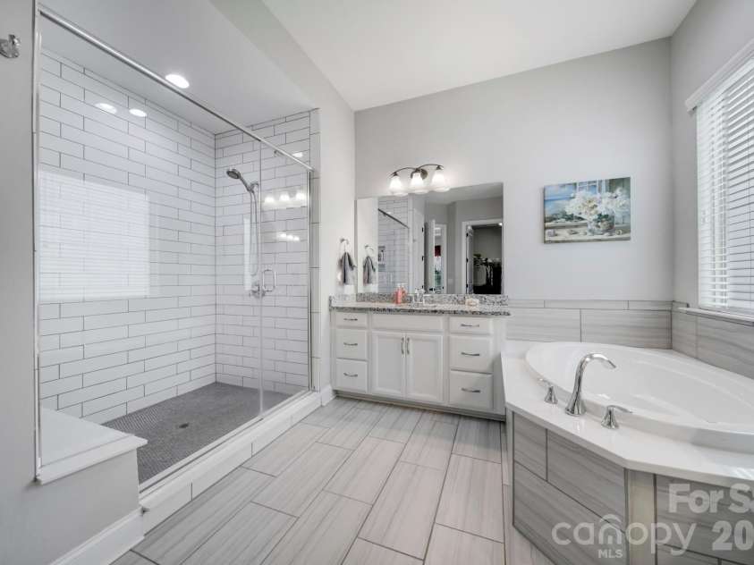 16408 Cozy Cove Road, Charlotte, NC 28278.  MLS# CAR4356132, YatesRealty ID 19498. 