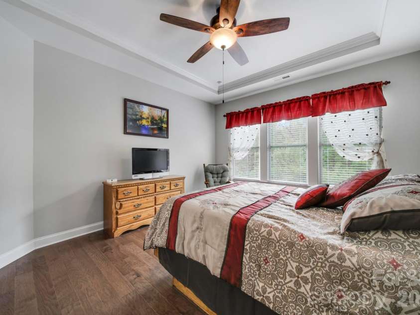 16408 Cozy Cove Road, Charlotte, NC 28278.  MLS# CAR4356132, YatesRealty ID 19498. 