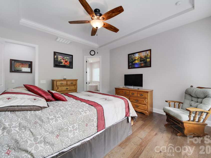16408 Cozy Cove Road, Charlotte, NC 28278.  MLS# CAR4356132, YatesRealty ID 19498. 