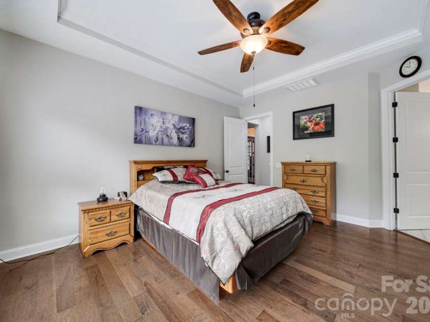 16408 Cozy Cove Road, Charlotte, NC 28278.  MLS# CAR4356132, YatesRealty ID 19498. 