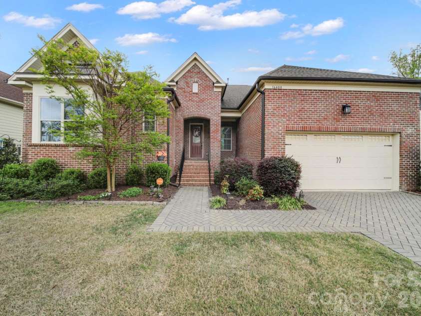 16408 Cozy Cove Road, Charlotte, NC 28278.  MLS# CAR4356132, YatesRealty ID 19498. 