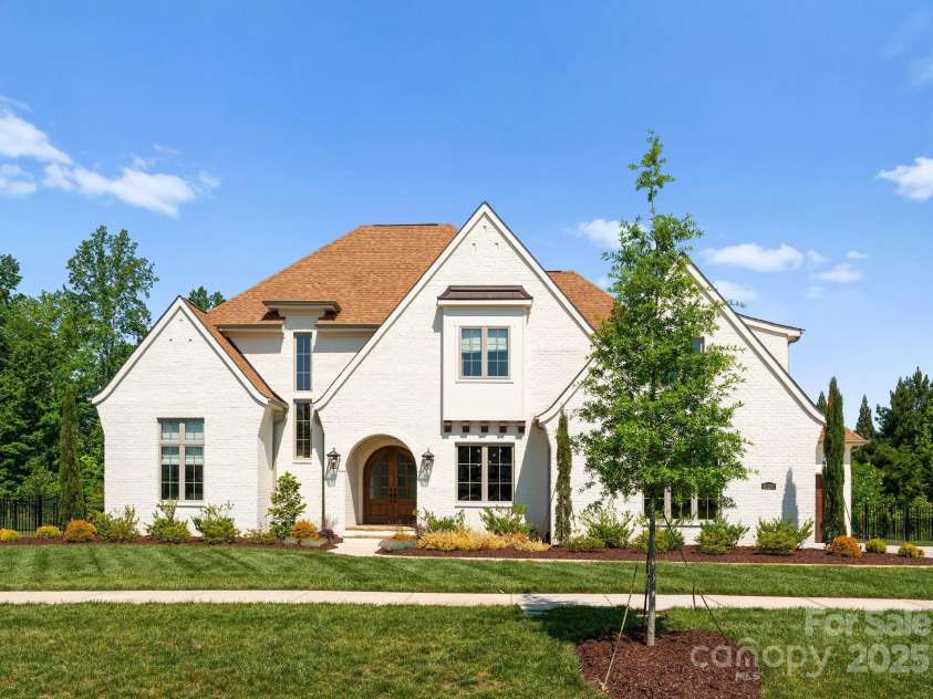 10201 Laurier Lane, Huntersville, NC 28078.  MLS# CAR4254910, YatesRealty ID 19499. 