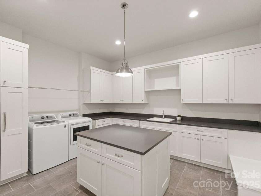 10201 Laurier Lane, Huntersville, NC 28078.  MLS# CAR4254910, YatesRealty ID 19499. 