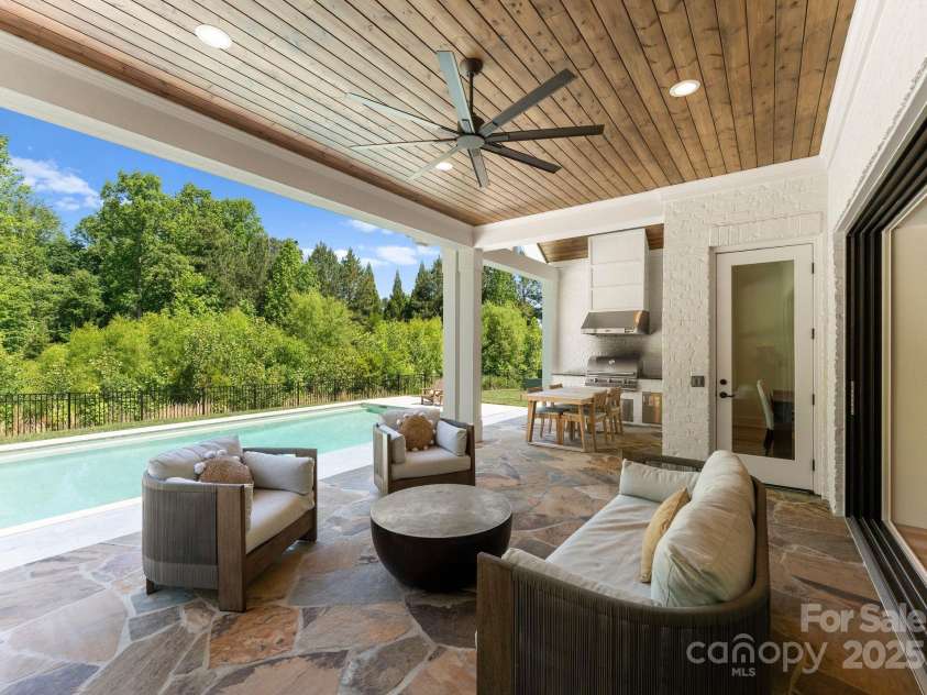 10201 Laurier Lane, Huntersville, NC 28078.  MLS# CAR4254910, YatesRealty ID 19499. 