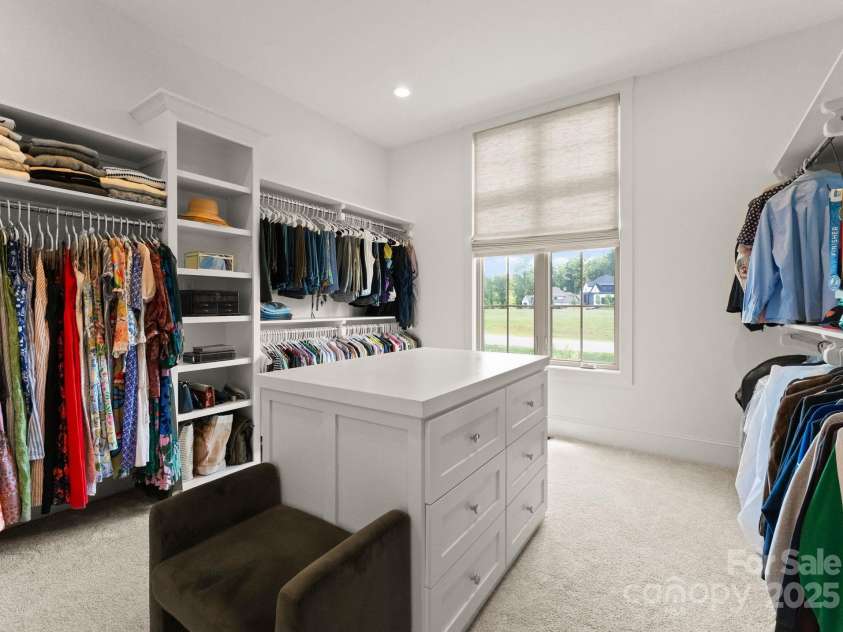 10201 Laurier Lane, Huntersville, NC 28078.  MLS# CAR4254910, YatesRealty ID 19499. 