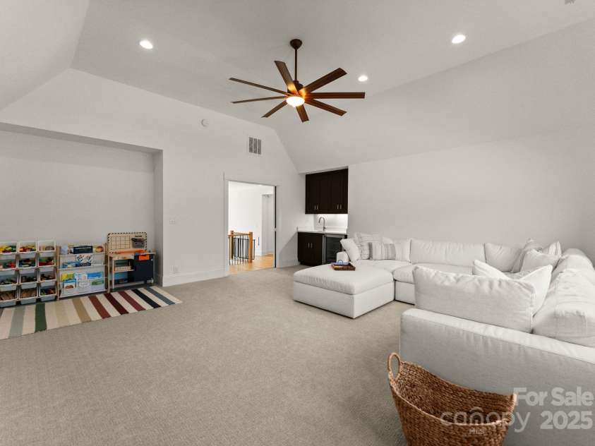 10201 Laurier Lane, Huntersville, NC 28078.  MLS# CAR4254910, YatesRealty ID 19499. 