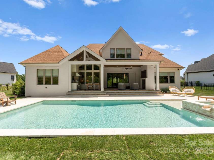 10201 Laurier Lane, Huntersville, NC 28078.  MLS# CAR4254910, YatesRealty ID 19499. 