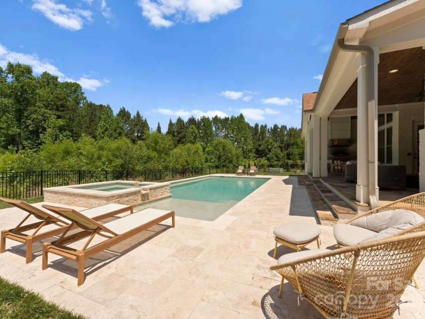 10201 Laurier Lane, Huntersville, NC 28078.  MLS# CAR4254910, YatesRealty ID 19499. 