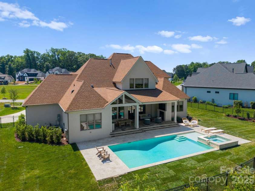 10201 Laurier Lane, Huntersville, NC 28078.  MLS# CAR4254910, YatesRealty ID 19499. 