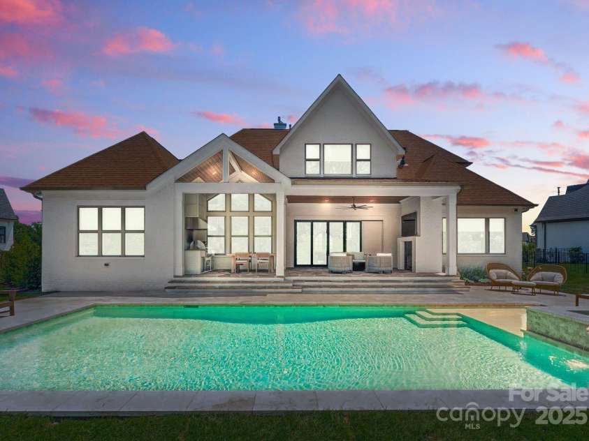10201 Laurier Lane, Huntersville, NC 28078.  MLS# CAR4254910, YatesRealty ID 19499. 