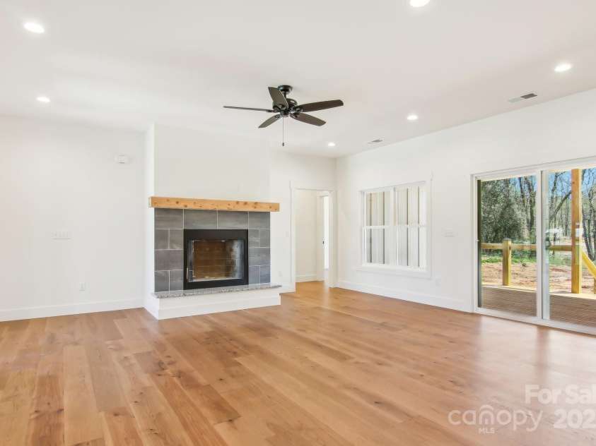 40 Haywood Park Drive, Hendersonville, NC 28791.  MLS# CAR4181930, YatesRealty ID 195. 