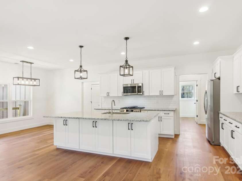 40 Haywood Park Drive, Hendersonville, NC 28791.  MLS# CAR4181930, YatesRealty ID 195. 