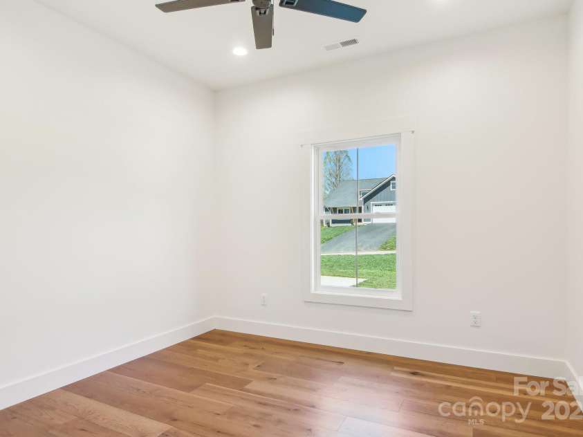 40 Haywood Park Drive, Hendersonville, NC 28791.  MLS# CAR4181930, YatesRealty ID 195. 