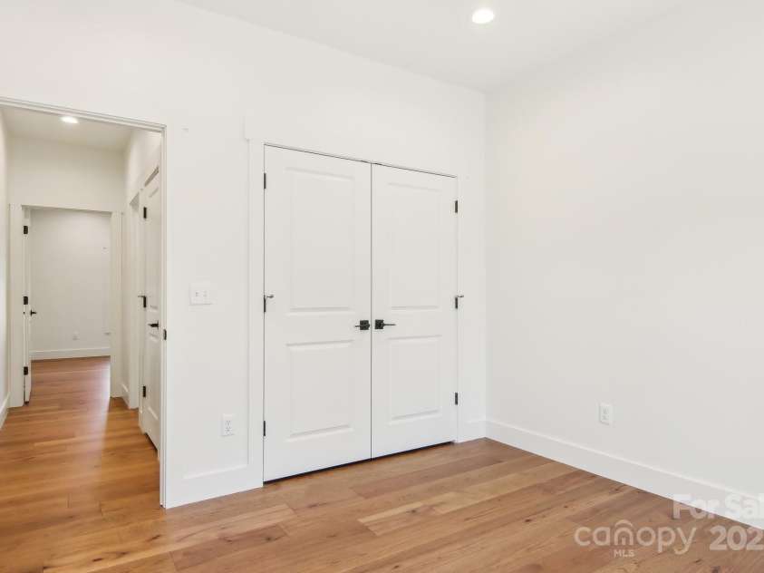 40 Haywood Park Drive, Hendersonville, NC 28791.  MLS# CAR4181930, YatesRealty ID 195. 