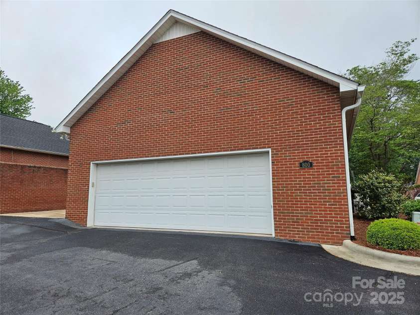 800 Warrington Place, Rock Hill, SC 29732.  MLS# CAR4251495, YatesRealty ID 195. 