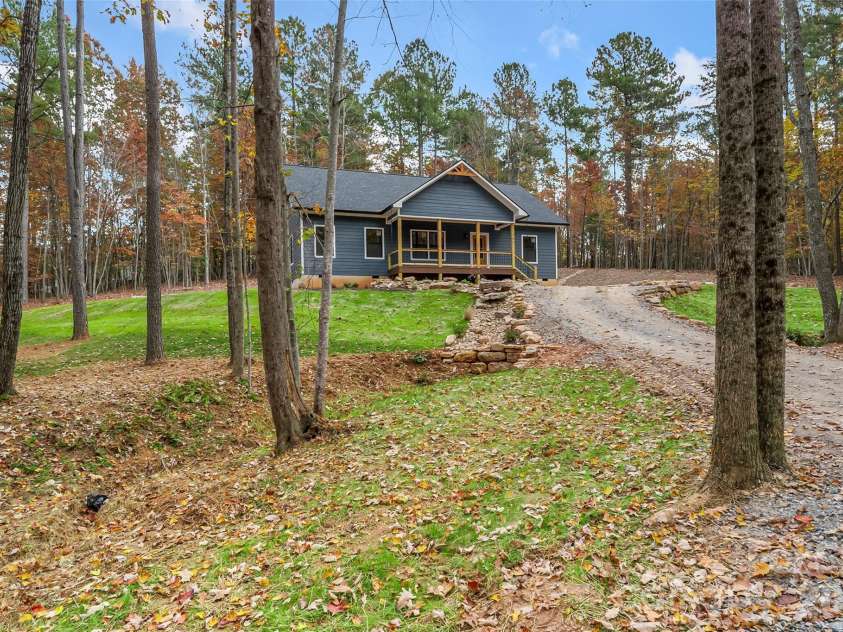 195 Grandview Peaks Drive, Nebo, NC 28761.  MLS# CAR4320686, YatesRealty ID 1950. 