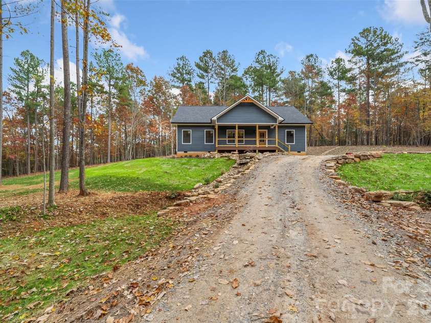 195 Grandview Peaks Drive, Nebo, NC 28761.  MLS# CAR4320686, YatesRealty ID 1950. 