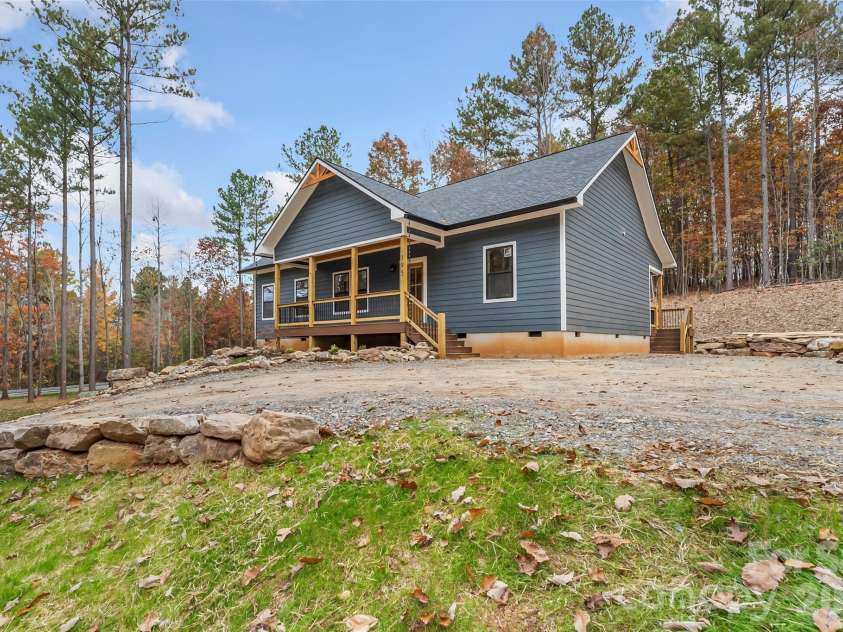 195 Grandview Peaks Drive, Nebo, NC 28761.  MLS# CAR4320686, YatesRealty ID 1950. 