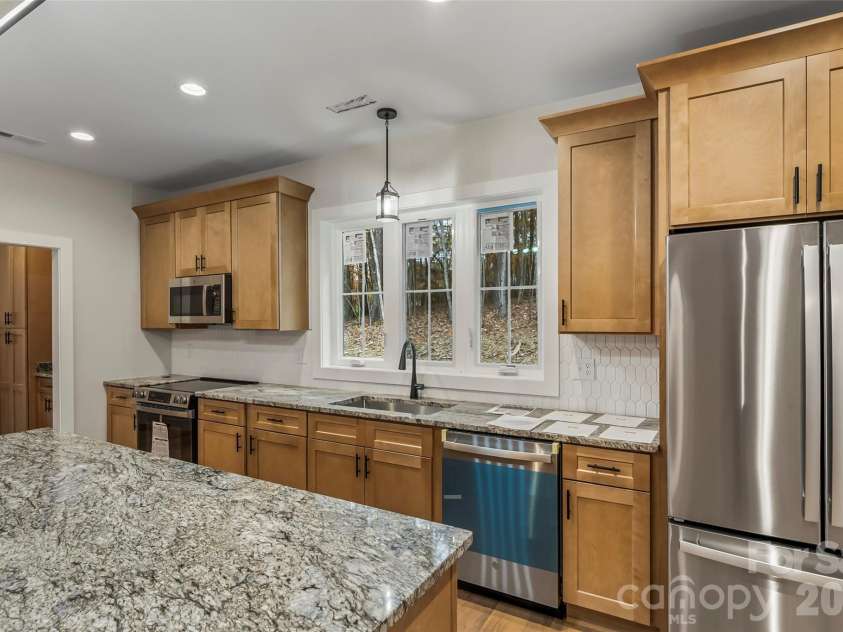 195 Grandview Peaks Drive, Nebo, NC 28761.  MLS# CAR4320686, YatesRealty ID 1950. 