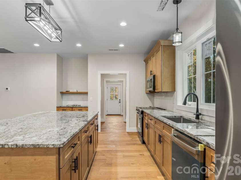 195 Grandview Peaks Drive, Nebo, NC 28761.  MLS# CAR4320686, YatesRealty ID 1950. 