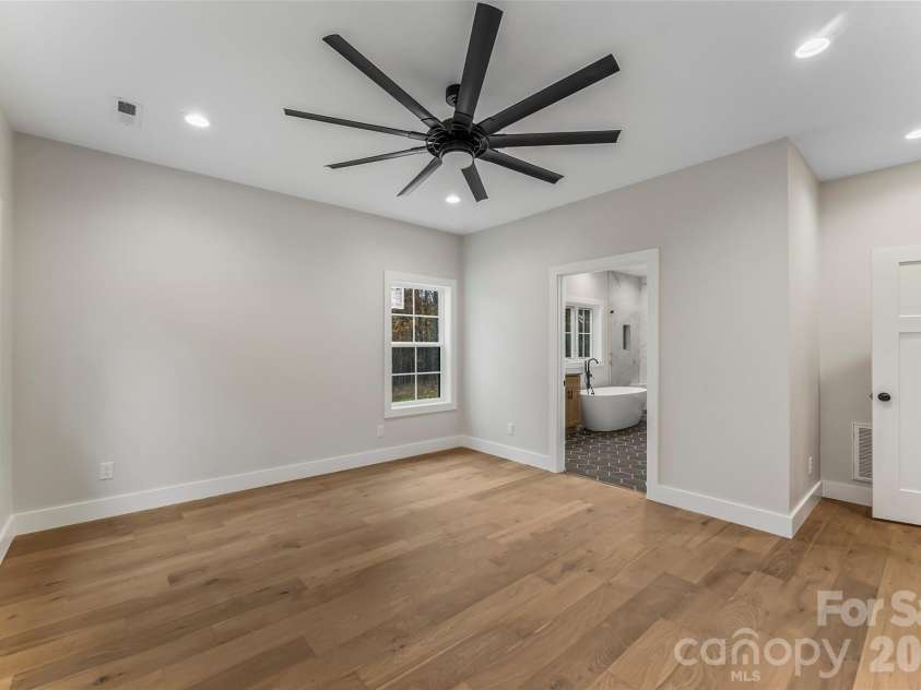 195 Grandview Peaks Drive, Nebo, NC 28761.  MLS# CAR4320686, YatesRealty ID 1950. 
