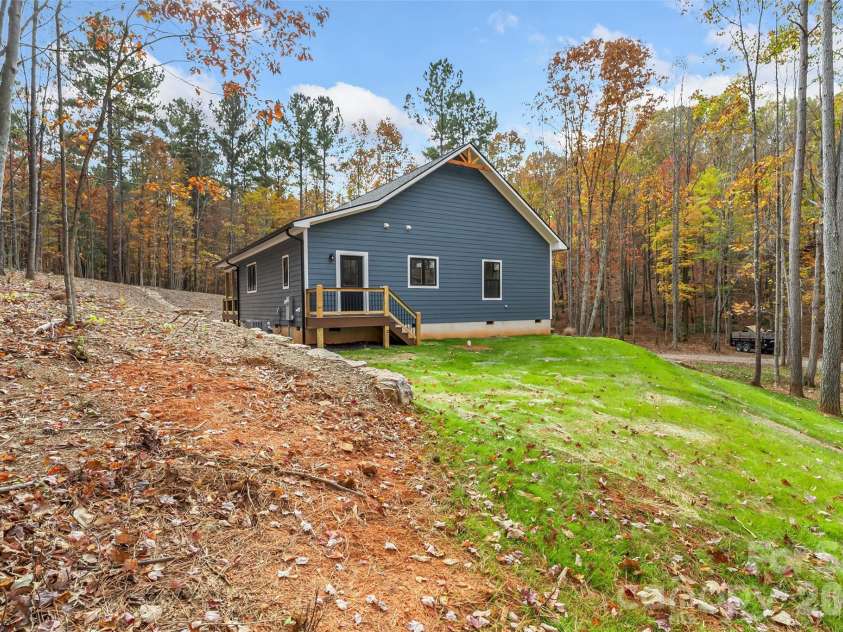 195 Grandview Peaks Drive, Nebo, NC 28761.  MLS# CAR4320686, YatesRealty ID 1950. 
