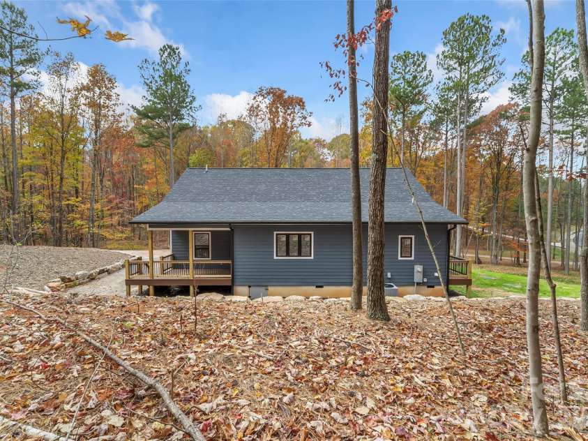 195 Grandview Peaks Drive, Nebo, NC 28761.  MLS# CAR4320686, YatesRealty ID 1950. 
