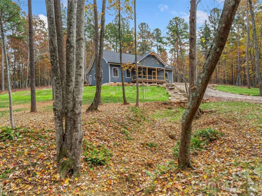 195 Grandview Peaks Drive, Nebo, NC 28761.  MLS# CAR4320686, YatesRealty ID 1950. 