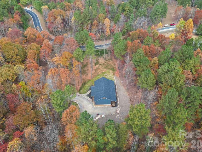 195 Grandview Peaks Drive, Nebo, NC 28761.  MLS# CAR4320686, YatesRealty ID 1950. 