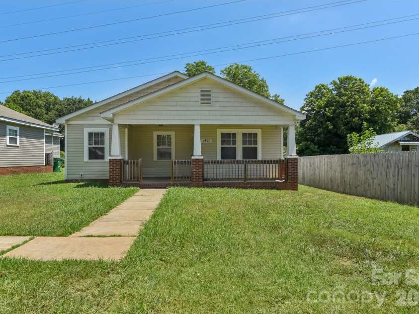 3420 Kentucky Avenue, Charlotte, NC 28216.  MLS# CAR4269109, YatesRealty ID 1950. 