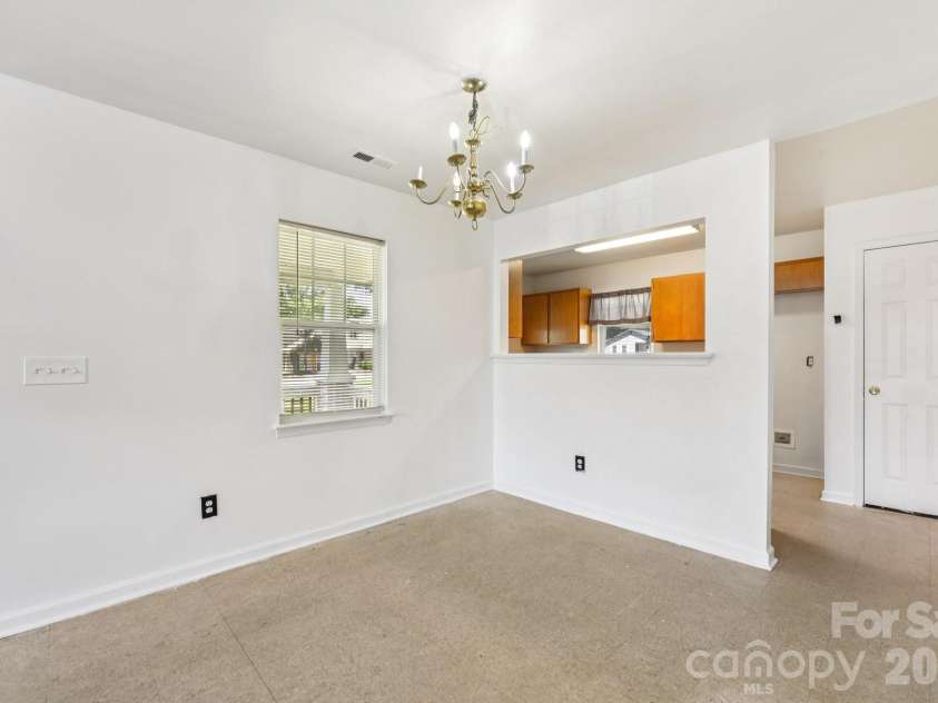 3420 Kentucky Avenue, Charlotte, NC 28216.  MLS# CAR4269109, YatesRealty ID 1950. 