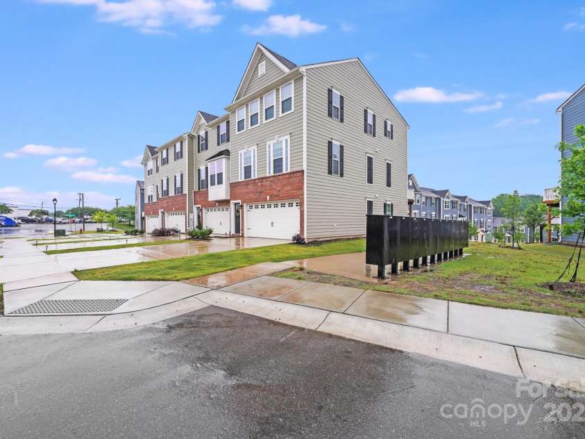 416 Moondance Drive, Gastonia, NC 28054.  MLS# CAR4269229, YatesRealty ID 19500. Front