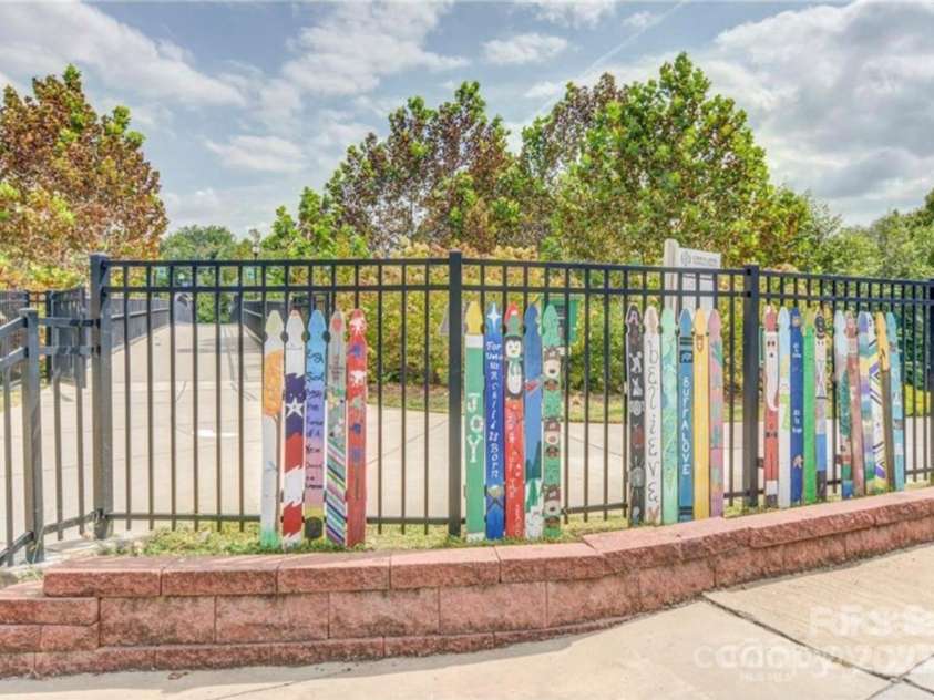 439 17th Street, Cramerton, NC 28032.  MLS# CAR4249722, YatesRealty ID 19501. 