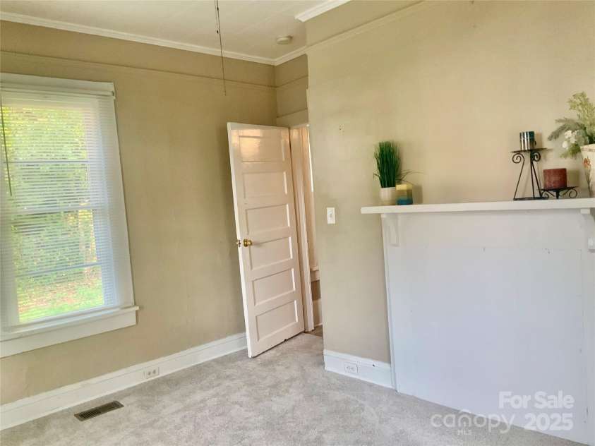 439 17th Street, Cramerton, NC 28032.  MLS# CAR4249722, YatesRealty ID 19501. 