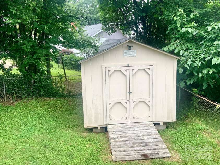 439 17th Street, Cramerton, NC 28032.  MLS# CAR4249722, YatesRealty ID 19501. Large storage building