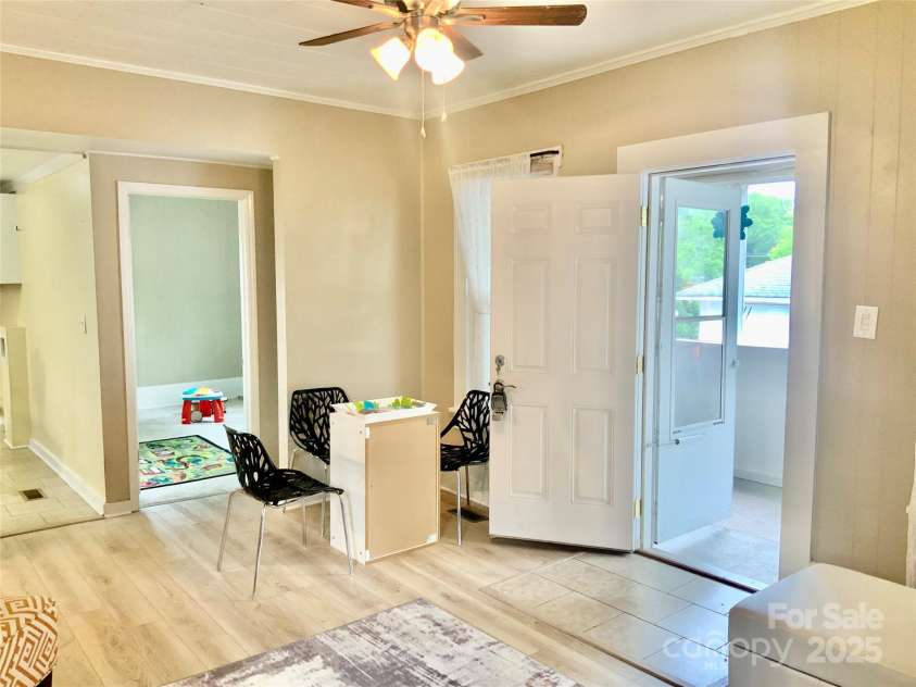 439 17th Street, Cramerton, NC 28032.  MLS# CAR4249722, YatesRealty ID 19501. Spacious living room with new light neutral floors