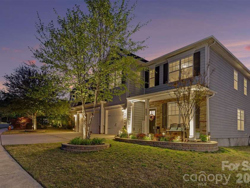 850 Coralbell Way, Fort Mill, SC 29708.  MLS# CAR4365980, YatesRealty ID 19501. Welcome to 850 Coralbell Way!