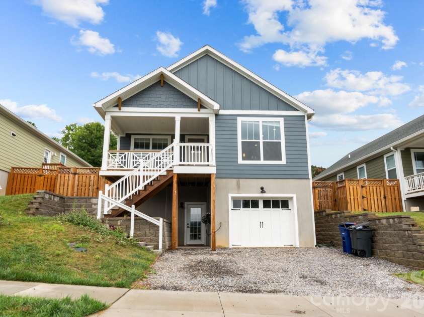 1112 Blueview Drive, Black Mountain, NC 28711.  MLS# CAR4355957, YatesRealty ID 19502. 