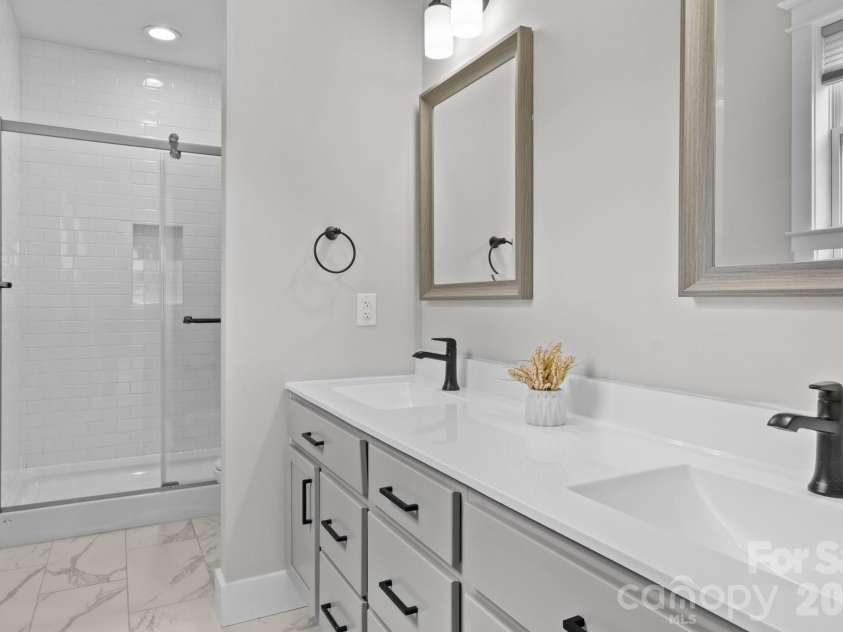 1112 Blueview Drive, Black Mountain, NC 28711.  MLS# CAR4355957, YatesRealty ID 19502. 