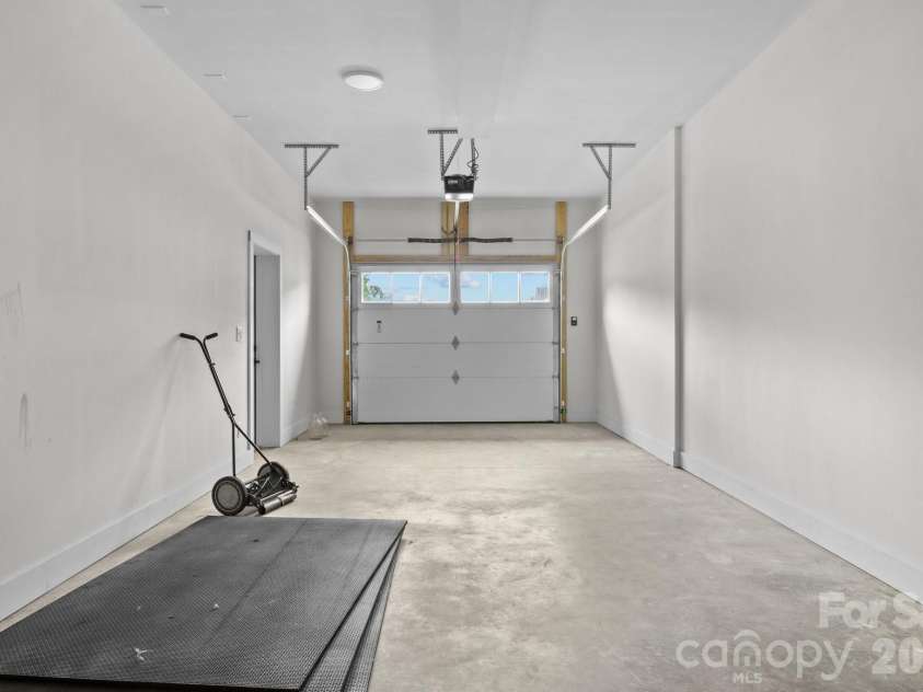 1112 Blueview Drive, Black Mountain, NC 28711.  MLS# CAR4355957, YatesRealty ID 19502. 