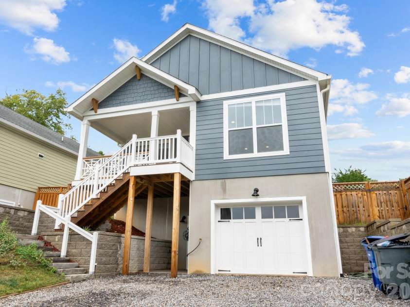 1112 Blueview Drive, Black Mountain, NC 28711.  MLS# CAR4355957, YatesRealty ID 19502. 