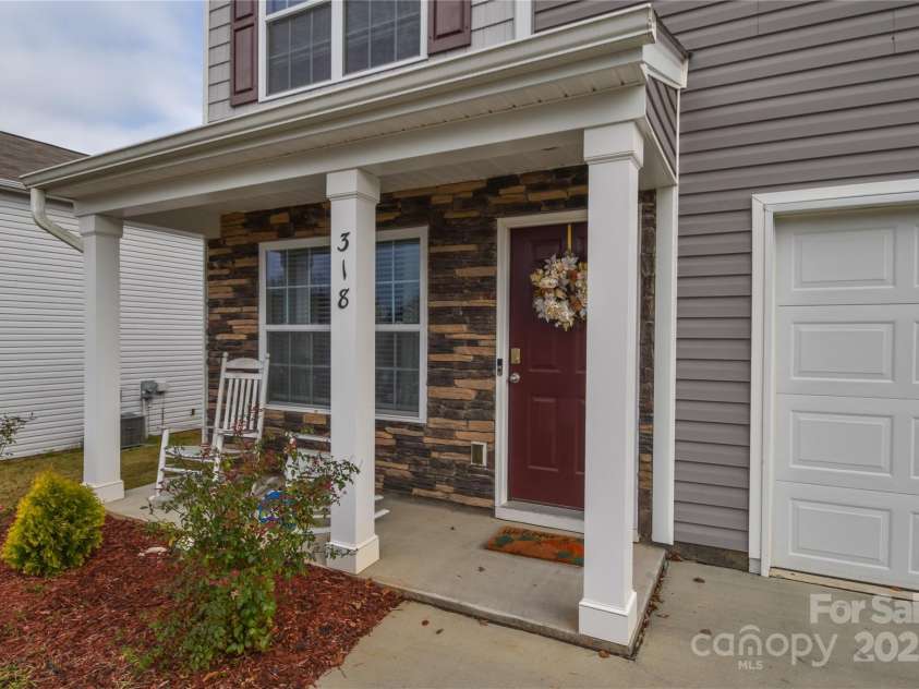 318 Kingsford Drive, Stanley, NC 28164.  MLS# CAR4199660, YatesRealty ID 19503. Covered porch