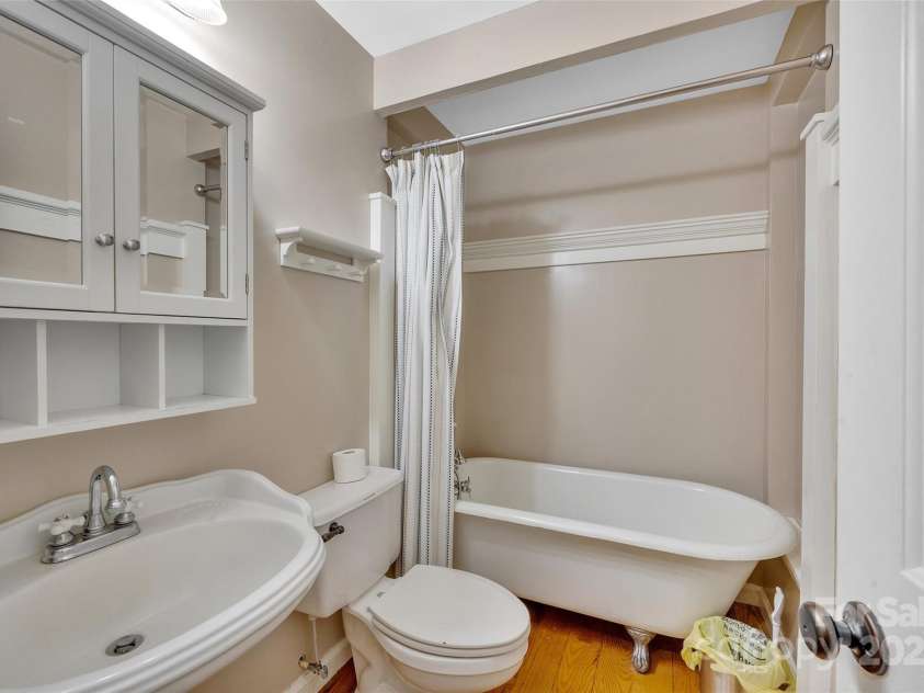 450 Lemmons Road, Mooresboro, NC 28114.  MLS# CAR4248838, YatesRealty ID 19504. Check out the claw foot bathtub in the main level bath