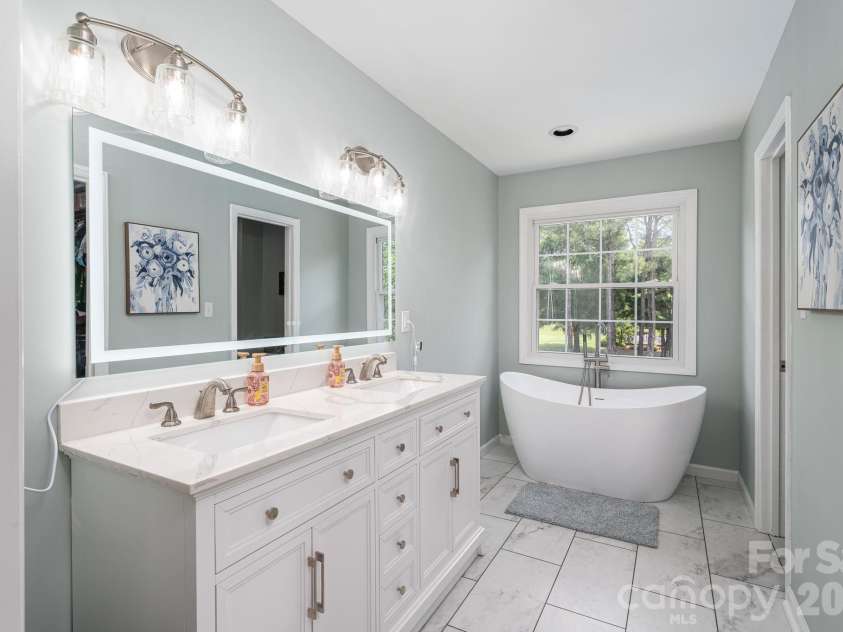 136 Persimmon Creek Road, Kings Mountain, NC 28086.  MLS# CAR4377089, YatesRealty ID 19506. 