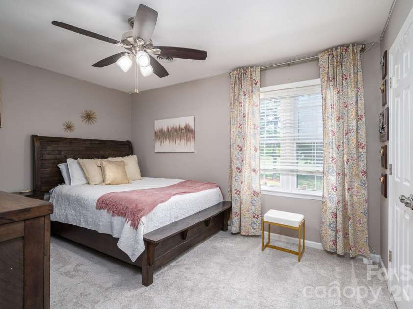 136 Persimmon Creek Road, Kings Mountain, NC 28086.  MLS# CAR4377089, YatesRealty ID 19506. 